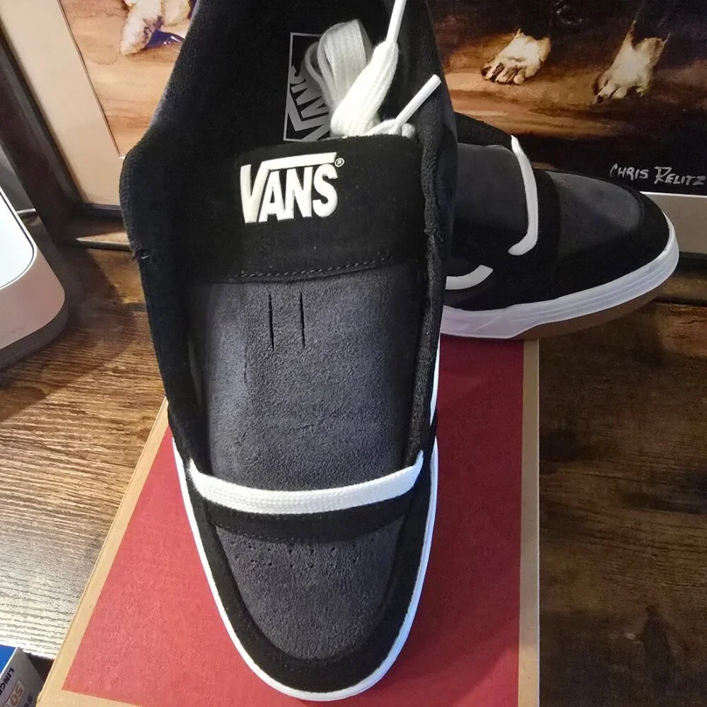 Vans Hylane Skate Sneakers Shoes Black/White/Gum VN000D26BMA Mens 11 US NEW - Picture 2 of 10